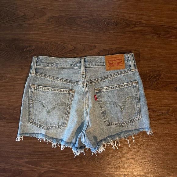 Levi’s denim shorts - Picture 3 of 5